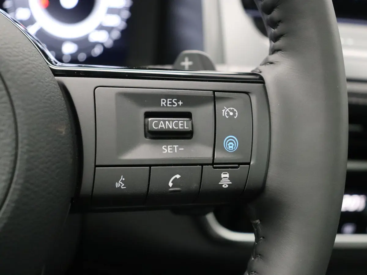 1.3 MHEV Xtronic N-Connecta | Panoramadak | Stoel, Stuur en Voorruit verwarming | Elektrische Achterklep | Headup Display |
