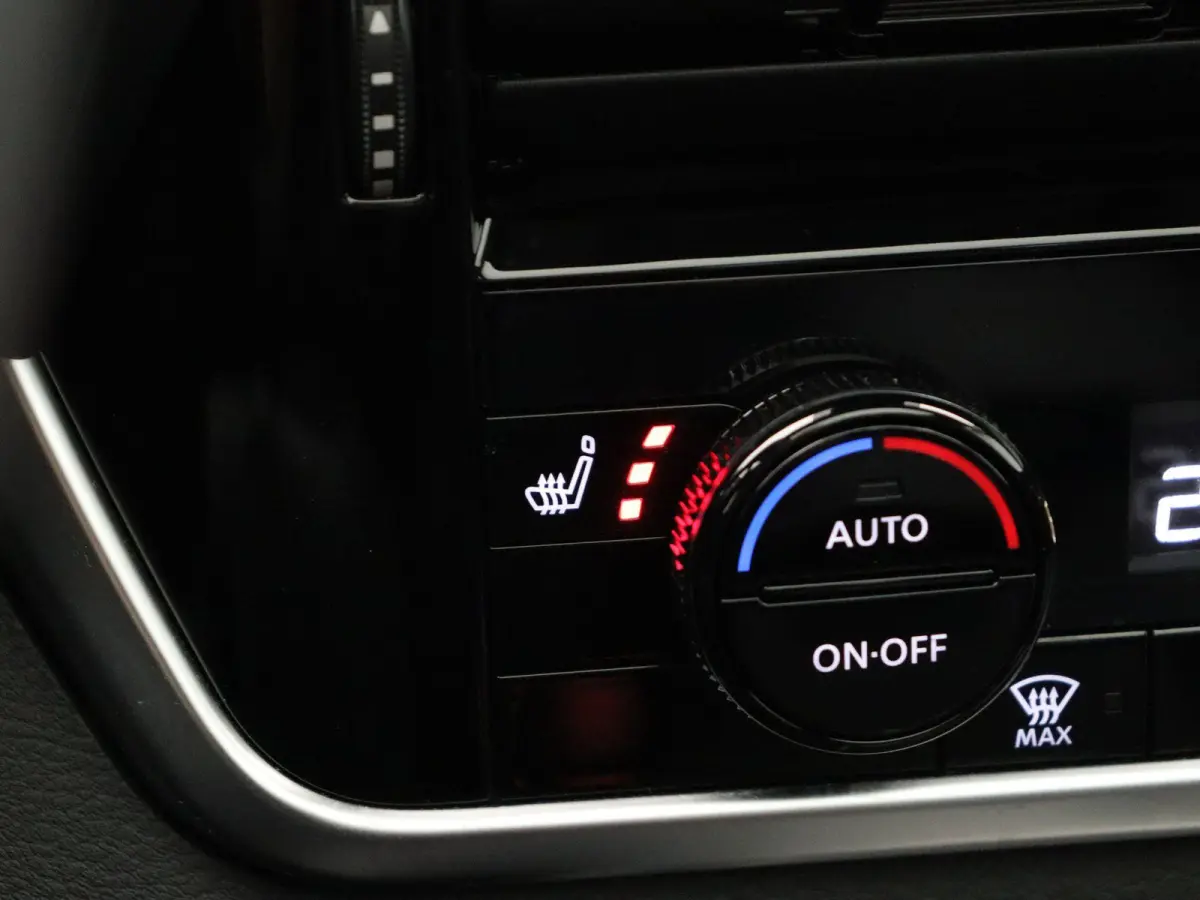 1.3 MHEV Xtronic N-Connecta | Panoramadak | Stoel, Stuur en Voorruit verwarming | Elektrische Achterklep | Headup Display |