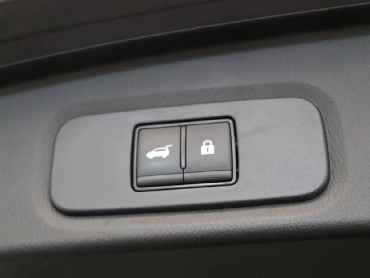 1.3 MHEV Xtronic N-Connecta | Panoramadak | Stoel, Stuur en Voorruit verwarming | Elektrische Achterklep | Headup Display |