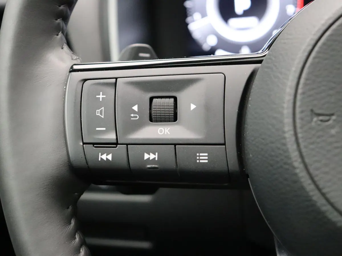 1.3 MHEV Xtronic N-Connecta | Panoramadak | Stoel, Stuur en Voorruit verwarming | Elektrische Achterklep | Headup Display |