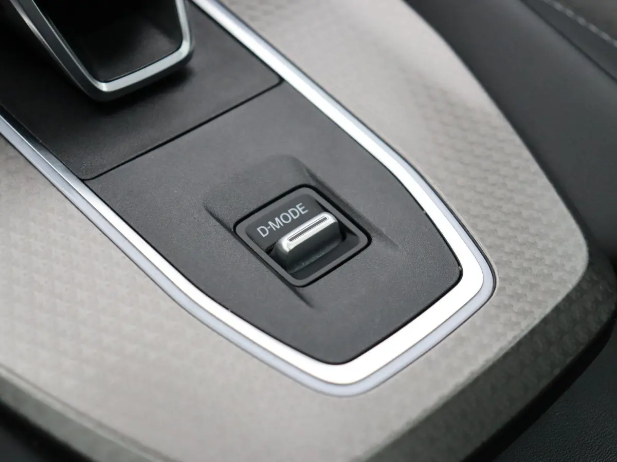 1.3 MHEV Xtronic N-Connecta | Panoramadak | Stoel, Stuur en Voorruit verwarming | Elektrische Achterklep | Headup Display |