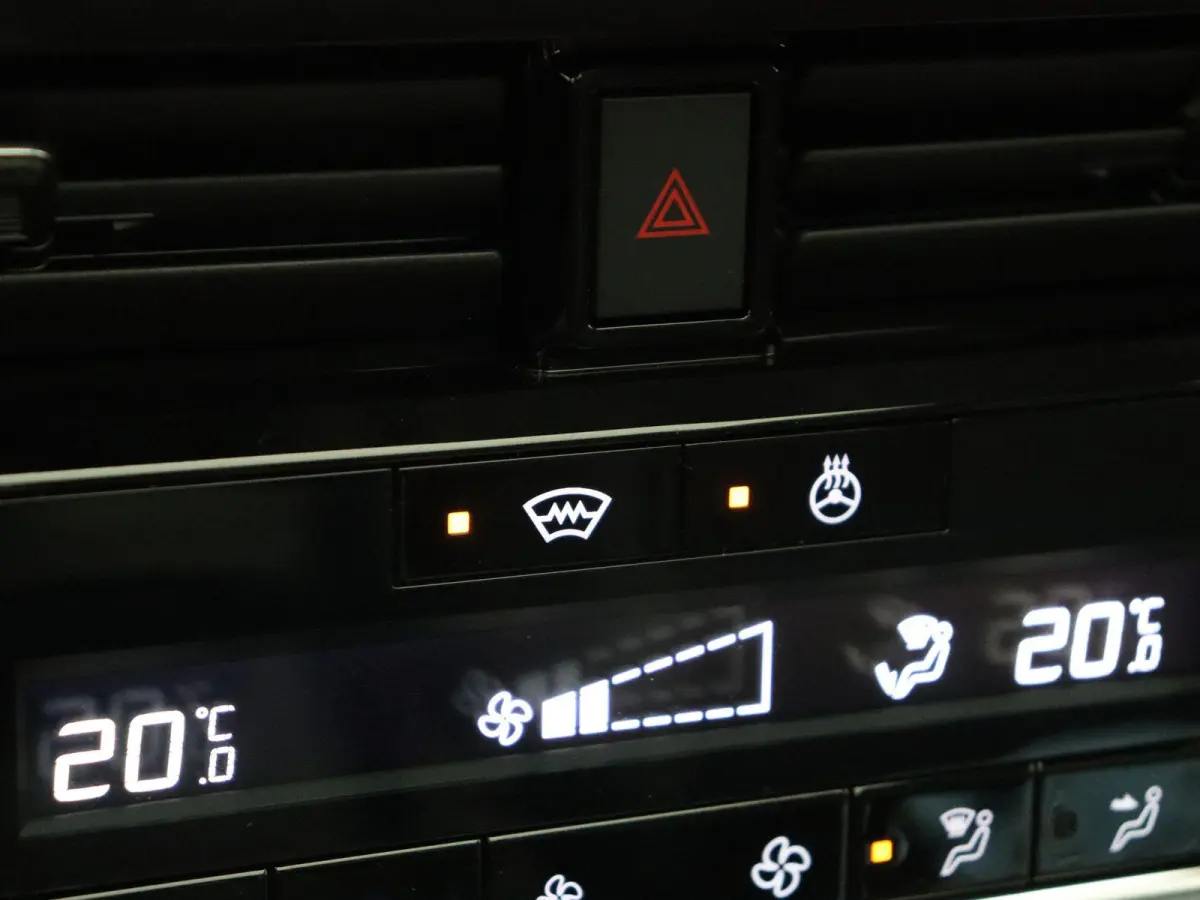 1.3 MHEV Xtronic N-Connecta | Panoramadak | Stoel, Stuur en Voorruit verwarming | Elektrische Achterklep | Headup Display |