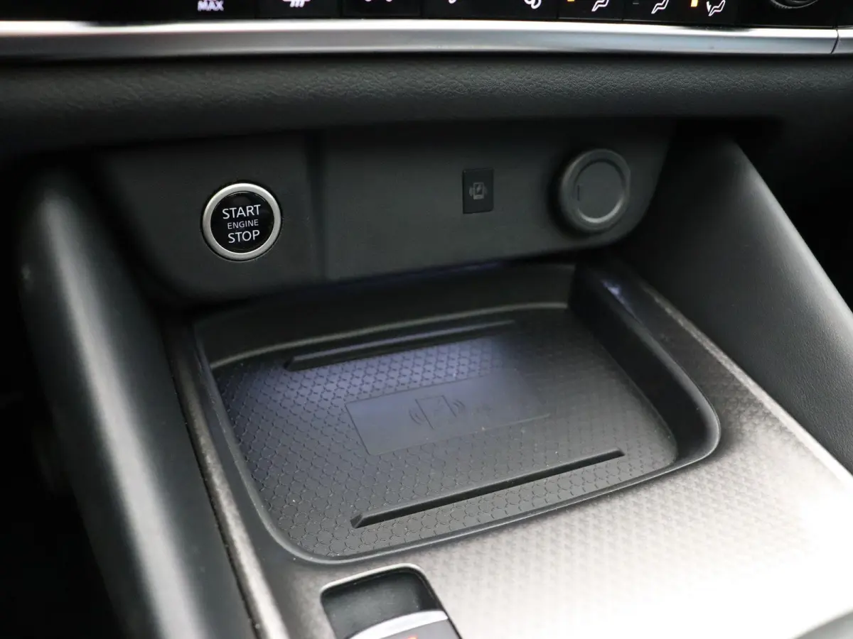 1.3 MHEV Xtronic N-Connecta | Panoramadak | Stoel, Stuur en Voorruit verwarming | Elektrische Achterklep | Headup Display |
