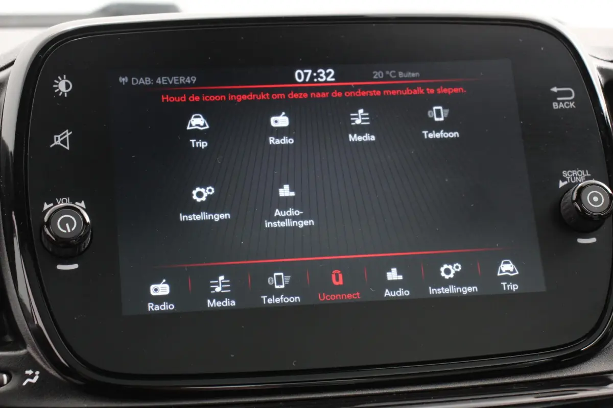 1.0 Hybrid 69pk Dolcevita Navigatie Apple Carplay/Android Auto Panoramadak Parkeersensor achter Cruise Control Climate Control