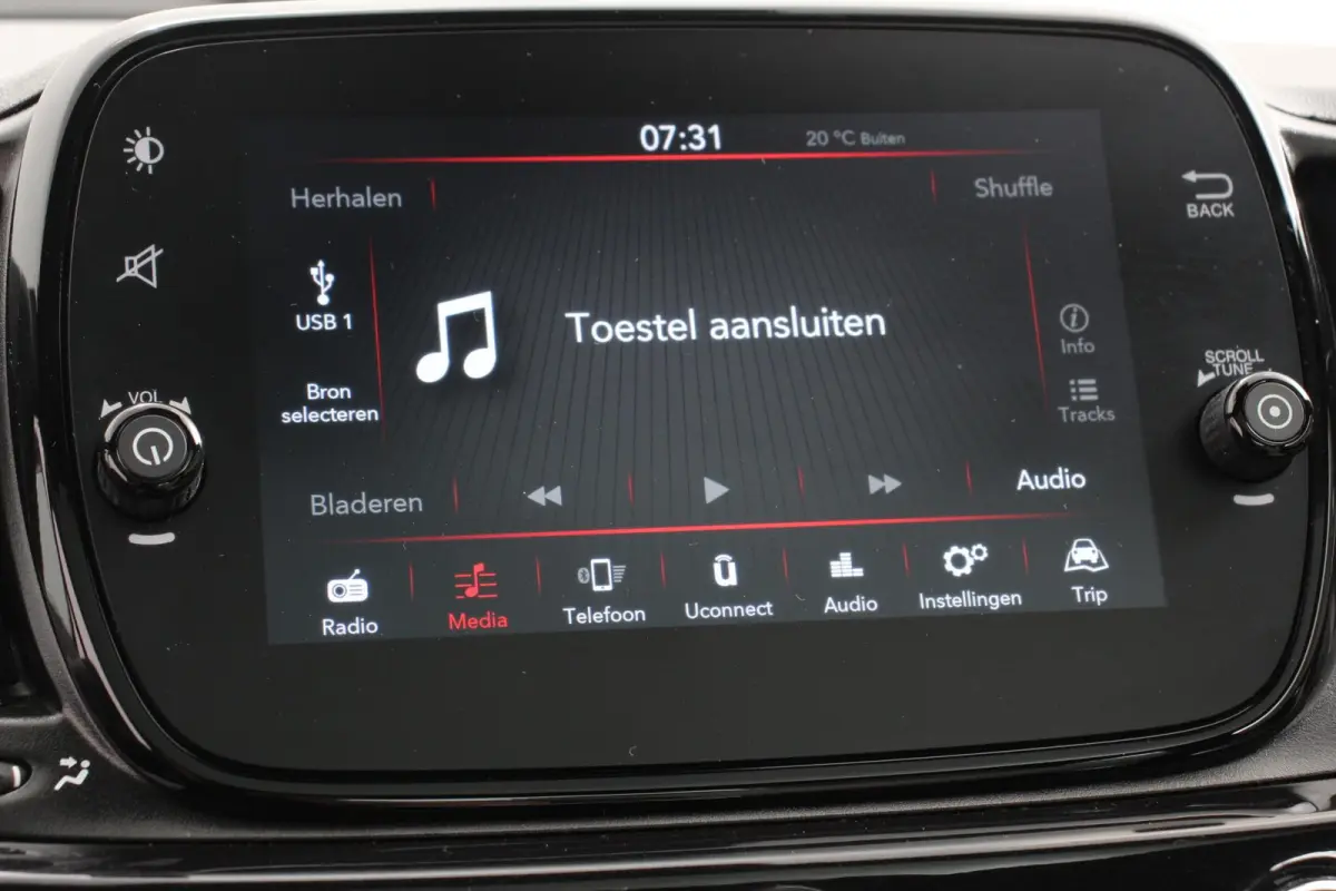1.0 Hybrid 69pk Dolcevita Navigatie Apple Carplay/Android Auto Panoramadak Parkeersensor achter Cruise Control Climate Control