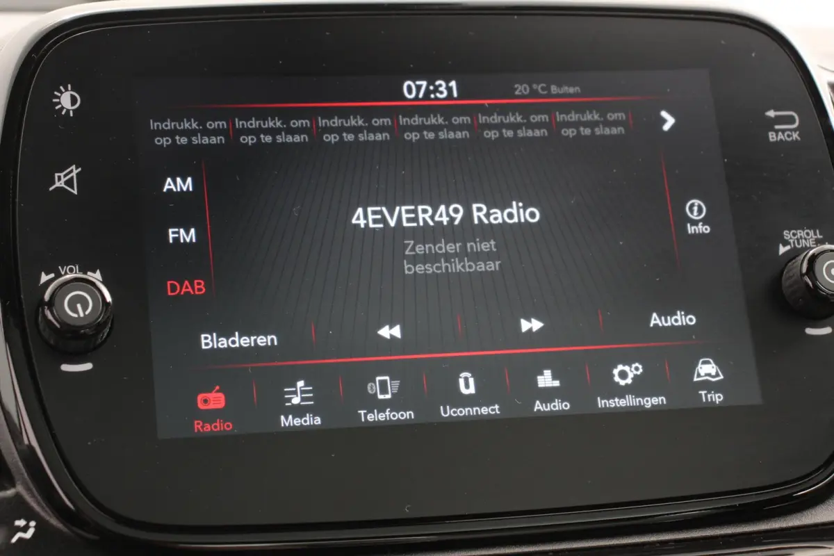 1.0 Hybrid 69pk Dolcevita Navigatie Apple Carplay/Android Auto Panoramadak Parkeersensor achter Cruise Control Climate Control