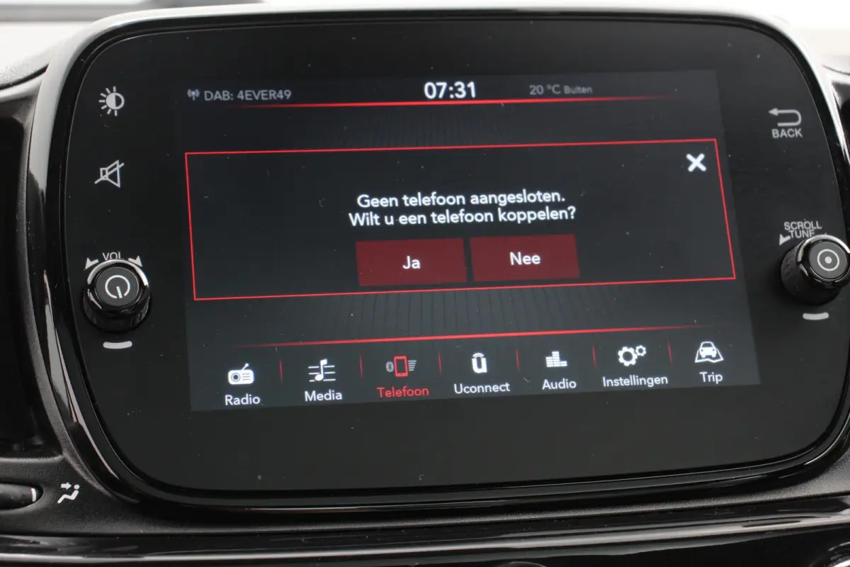 1.0 Hybrid 69pk Dolcevita Navigatie Apple Carplay/Android Auto Panoramadak Parkeersensor achter Cruise Control Climate Control
