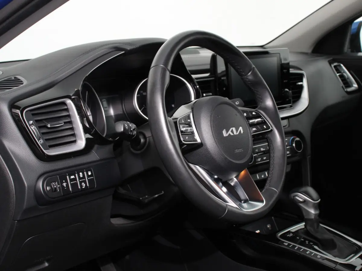 1.6 GDI PHEV DynamicLine Climate control Achteruitrijd camera Cruise control Parkeersensoren LED Lane assist Apple Carplay/ Android auto