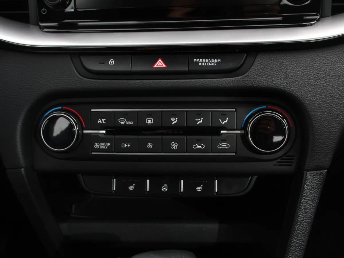 1.6 GDI PHEV DynamicLine Climate control Achteruitrijd camera Cruise control Parkeersensoren LED Lane assist Apple Carplay/ Android auto
