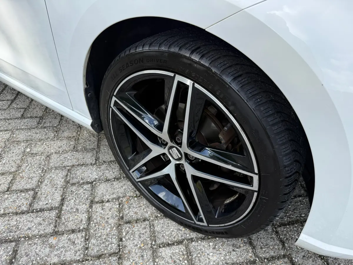 1.0 TSI FR 116PK I 6 BAK I CARPLAY I ALCANTARA I LED I ZEER DIK