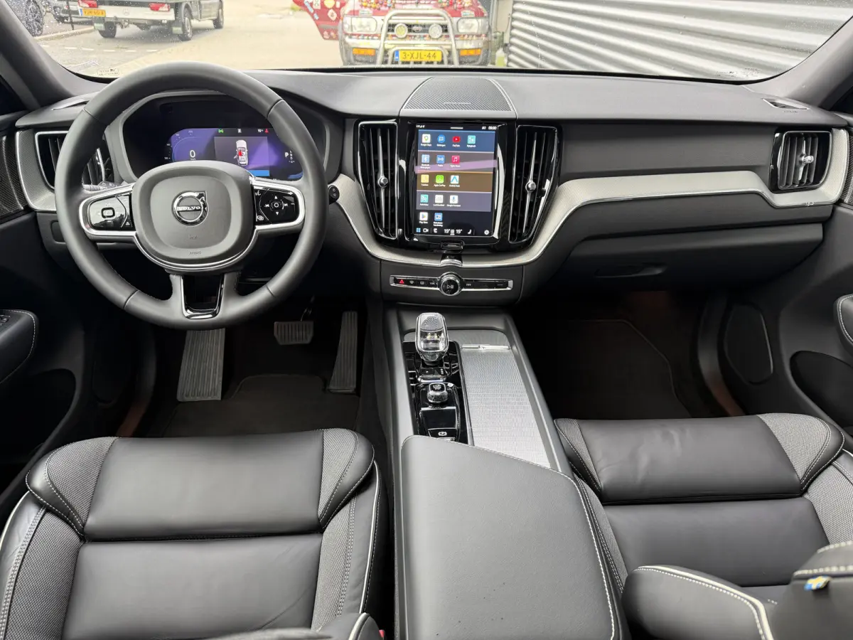 2.0 T6 Plug-in hybrid AWD Plus Black Edition