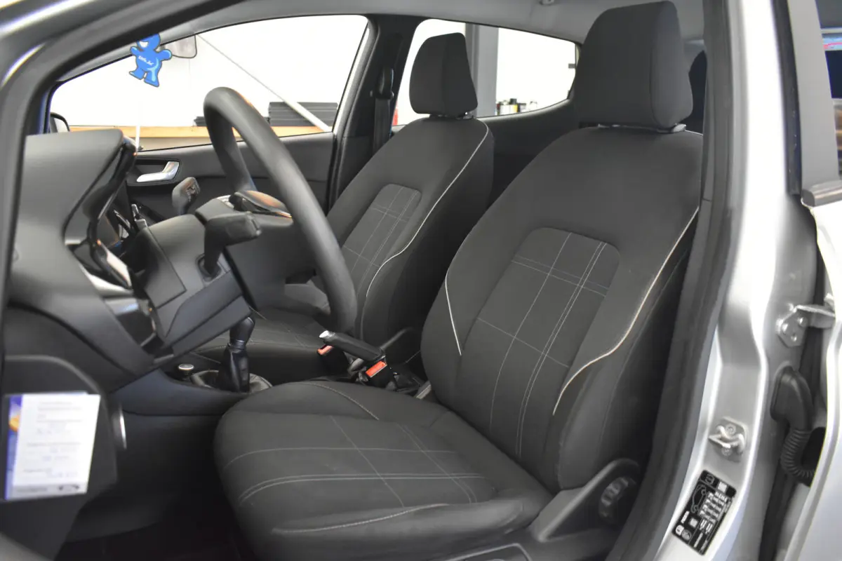 1.1 Trend 86PK Airco Cruise Contr Navigatie 5 Deurs Nette Auto