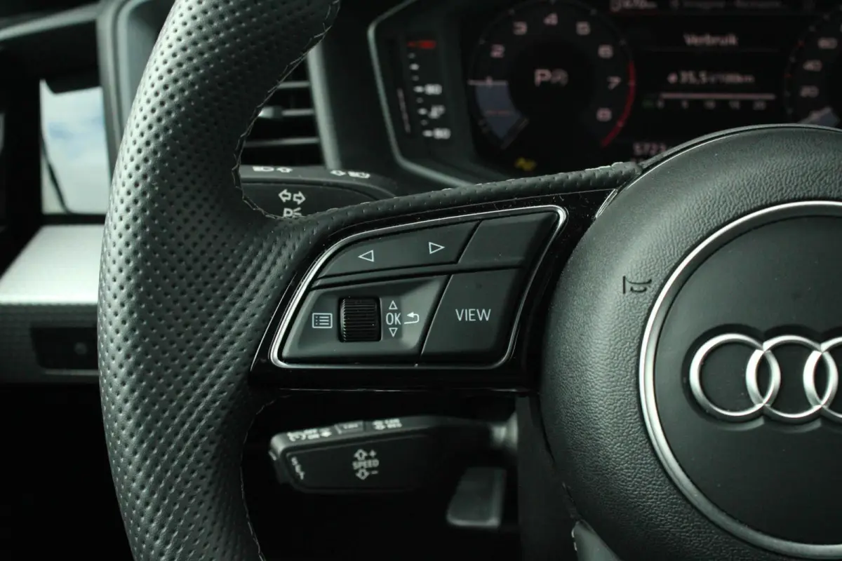 25 TFSI 95pk S-tronic S Edition | Stoelverwarming | Apple Carplay/Android Auto | LED Koplampen | 17" LMV