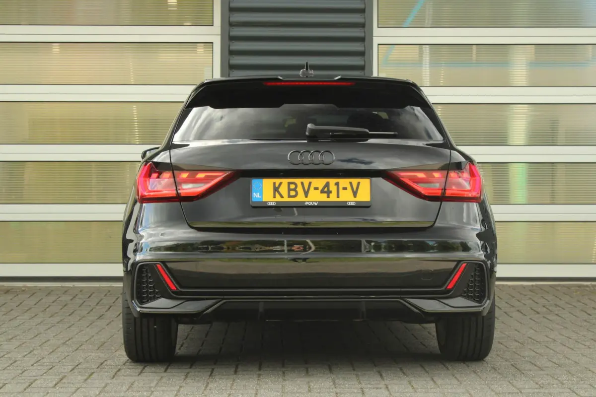 25 TFSI 95pk S-tronic S Edition | Stoelverwarming | Apple Carplay/Android Auto | LED Koplampen | 17" LMV