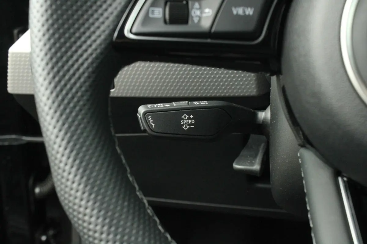 25 TFSI 95pk S-tronic S Edition | Stoelverwarming | Apple Carplay/Android Auto | LED Koplampen | 17" LMV