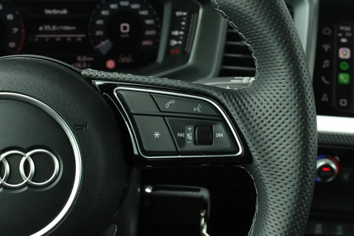25 TFSI 95pk S-tronic S Edition | Stoelverwarming | Apple Carplay/Android Auto | LED Koplampen | 17" LMV