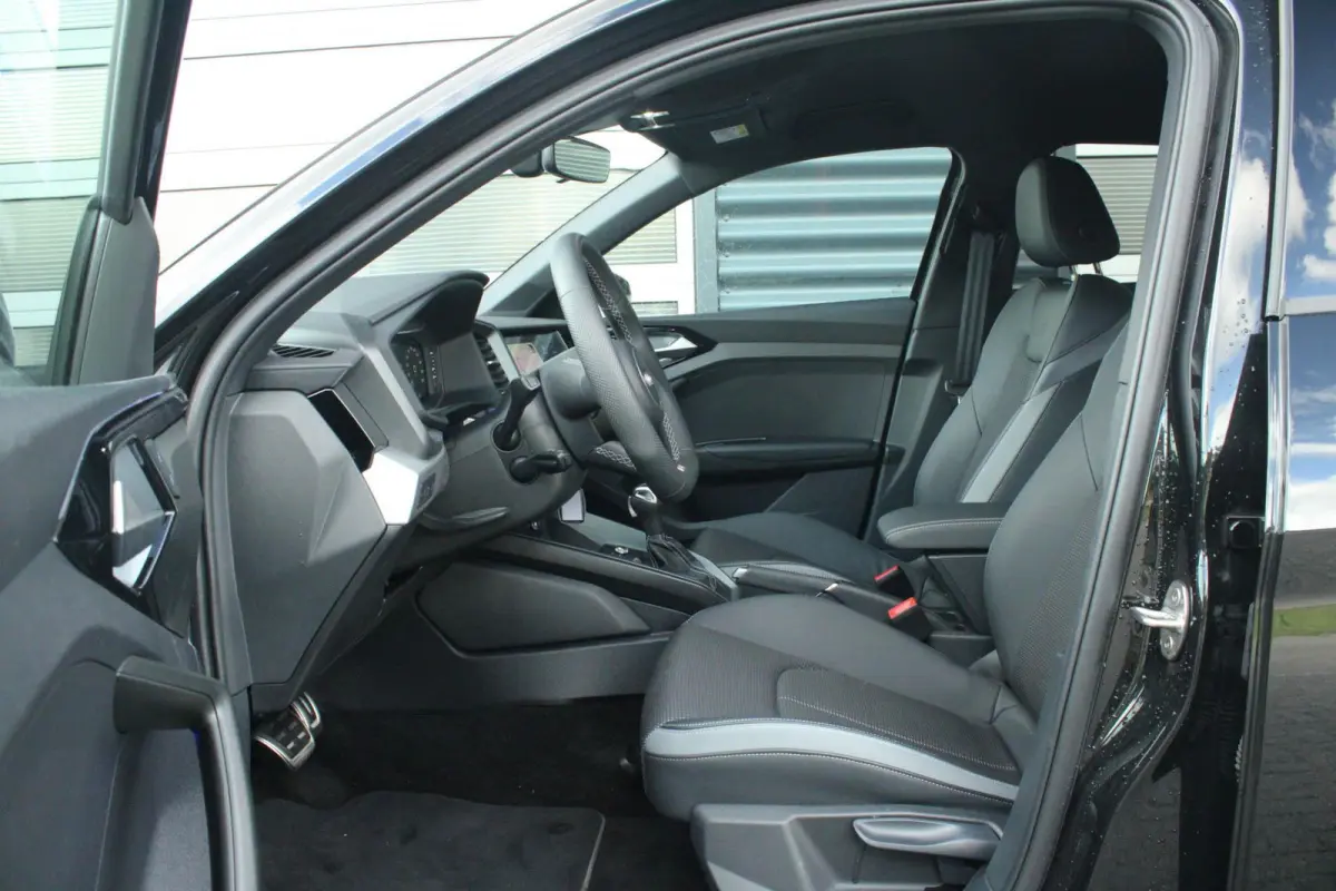 25 TFSI 95pk S-tronic S Edition | Stoelverwarming | Apple Carplay/Android Auto | LED Koplampen | 17" LMV