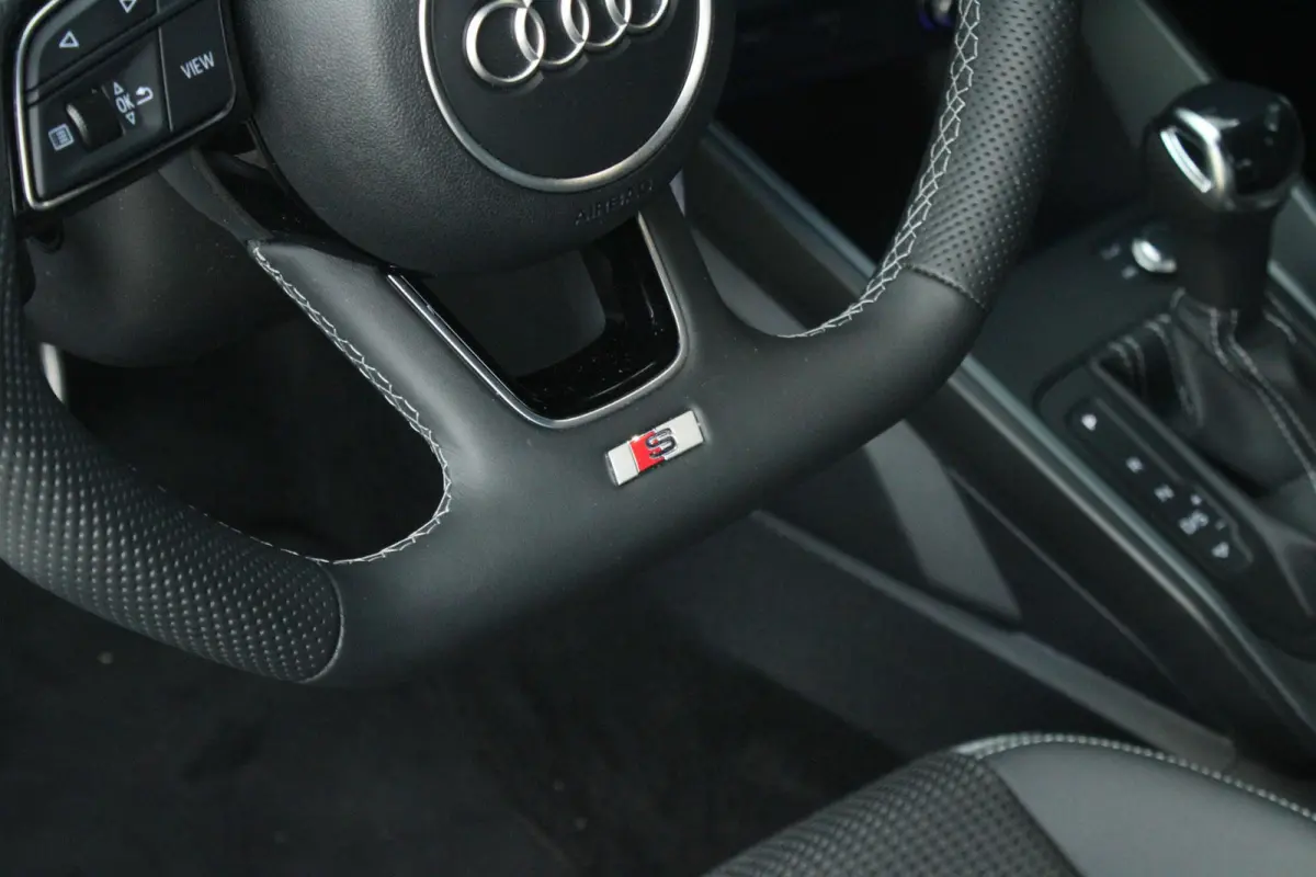 25 TFSI 95pk S-tronic S Edition | Stoelverwarming | Apple Carplay/Android Auto | LED Koplampen | 17" LMV