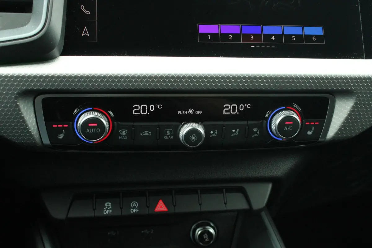25 TFSI 95pk S-tronic S Edition | Stoelverwarming | Apple Carplay/Android Auto | LED Koplampen | 17" LMV