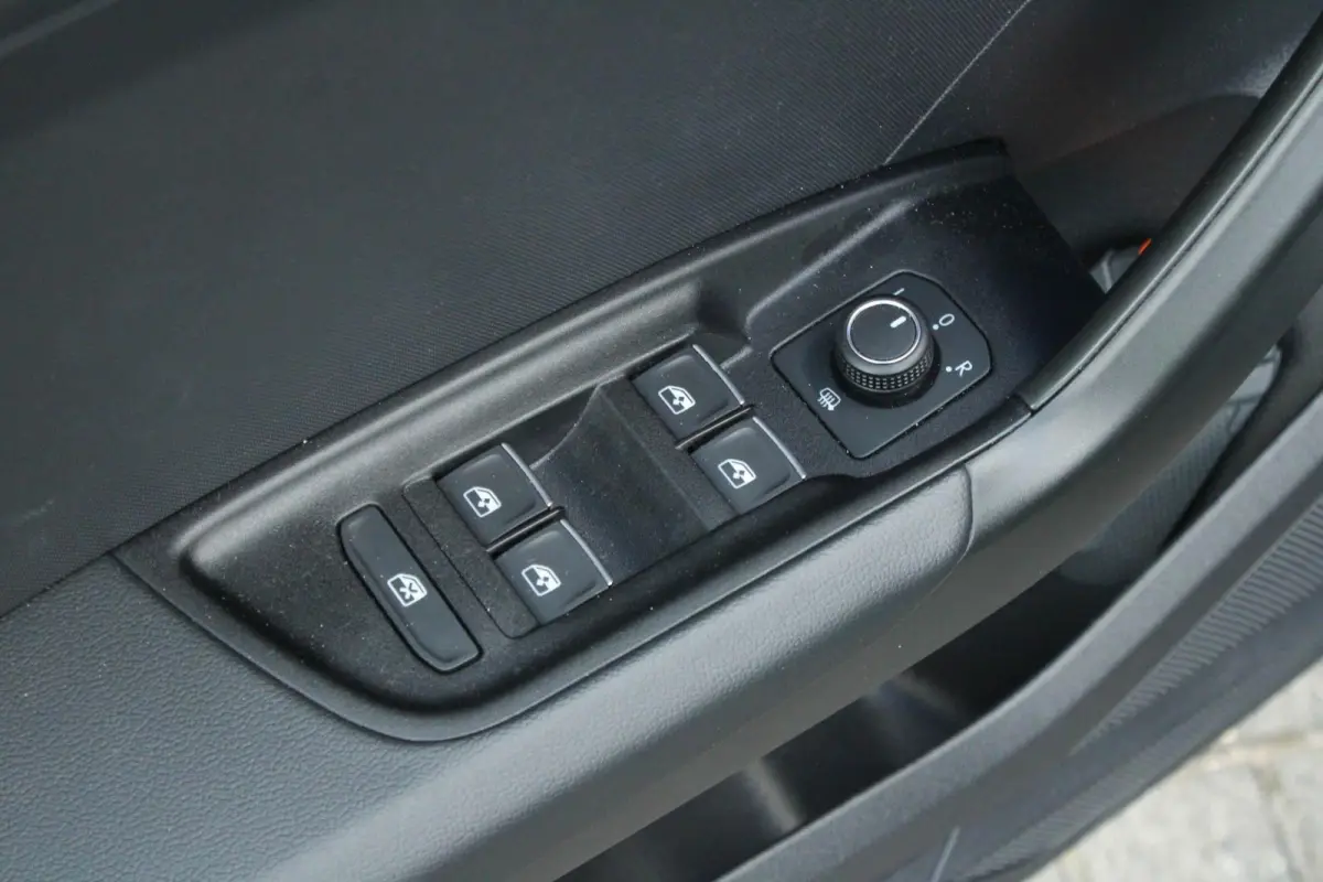 25 TFSI 95pk S-tronic S Edition | Stoelverwarming | Apple Carplay/Android Auto | LED Koplampen | 17" LMV