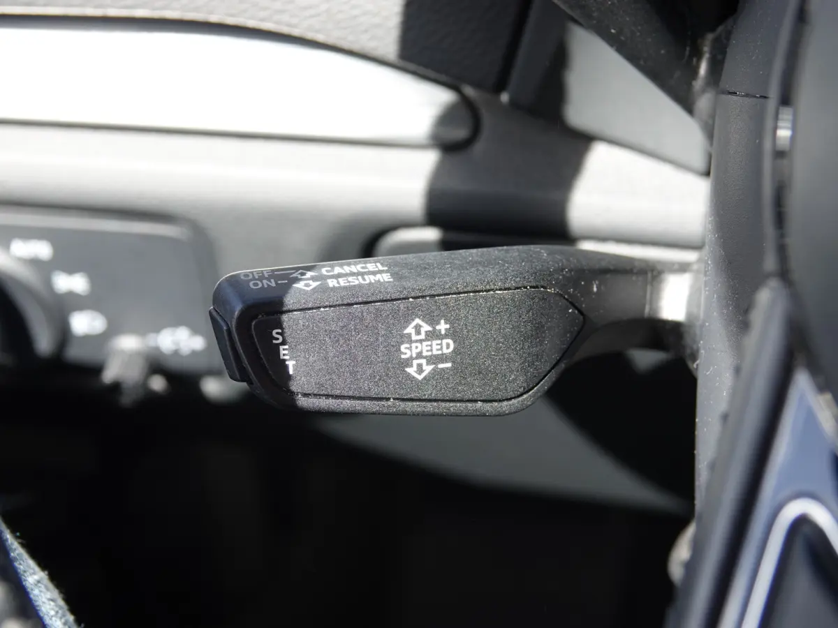 1.0 TFSI AUTOM. Sport Edition VOL LEER | NAVI | ECC | CRUISE | STOELVERW.