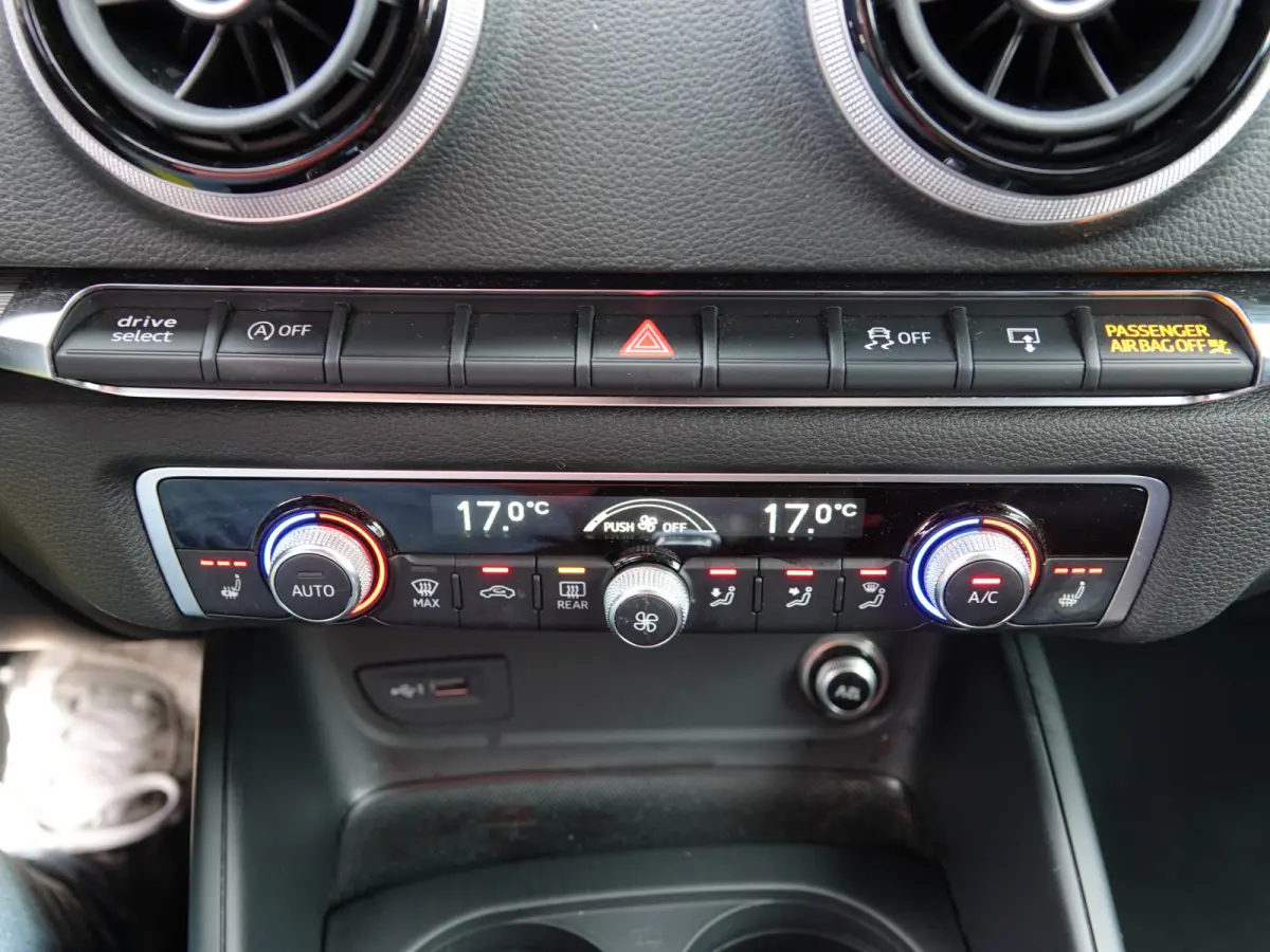 1.0 TFSI AUTOM. Sport Edition VOL LEER | NAVI | ECC | CRUISE | STOELVERW.