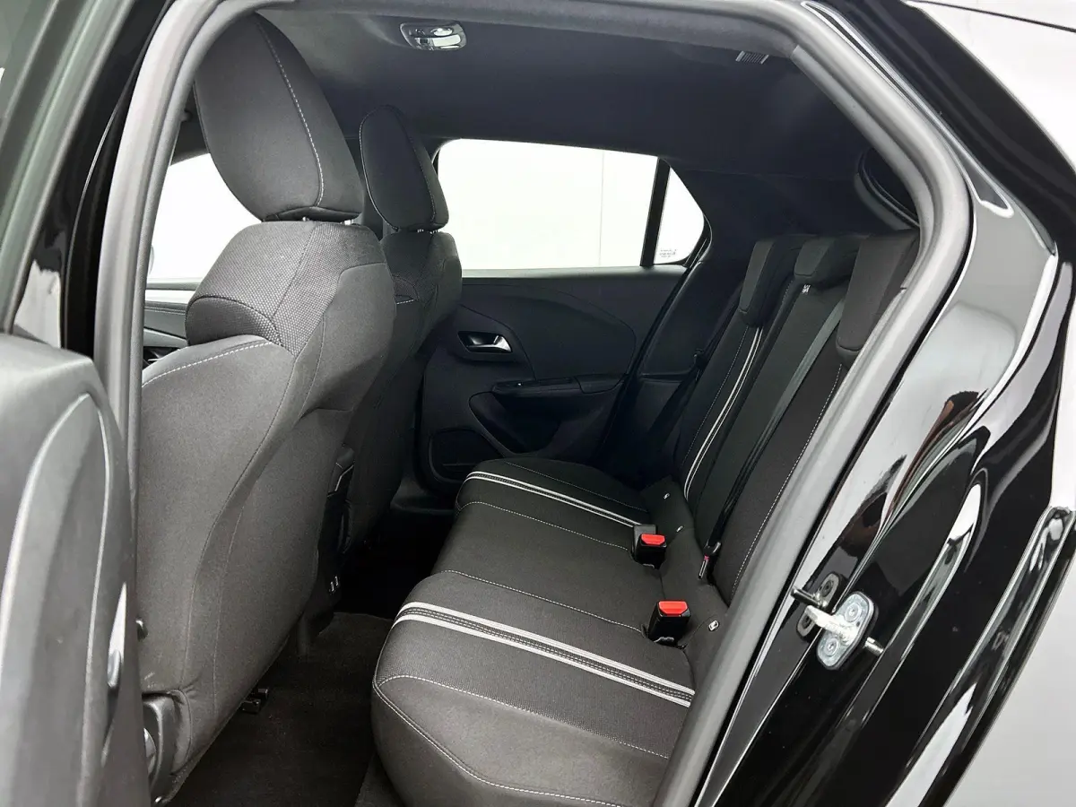 1.2 Turbo 136pk Hybrid Automaat GS Navigatie Apple Carplay/Android Auto Digitale Cockpit Camera Parkeer sensoren Airco Lichtmetalen Velgen Adaptive Cruise Control