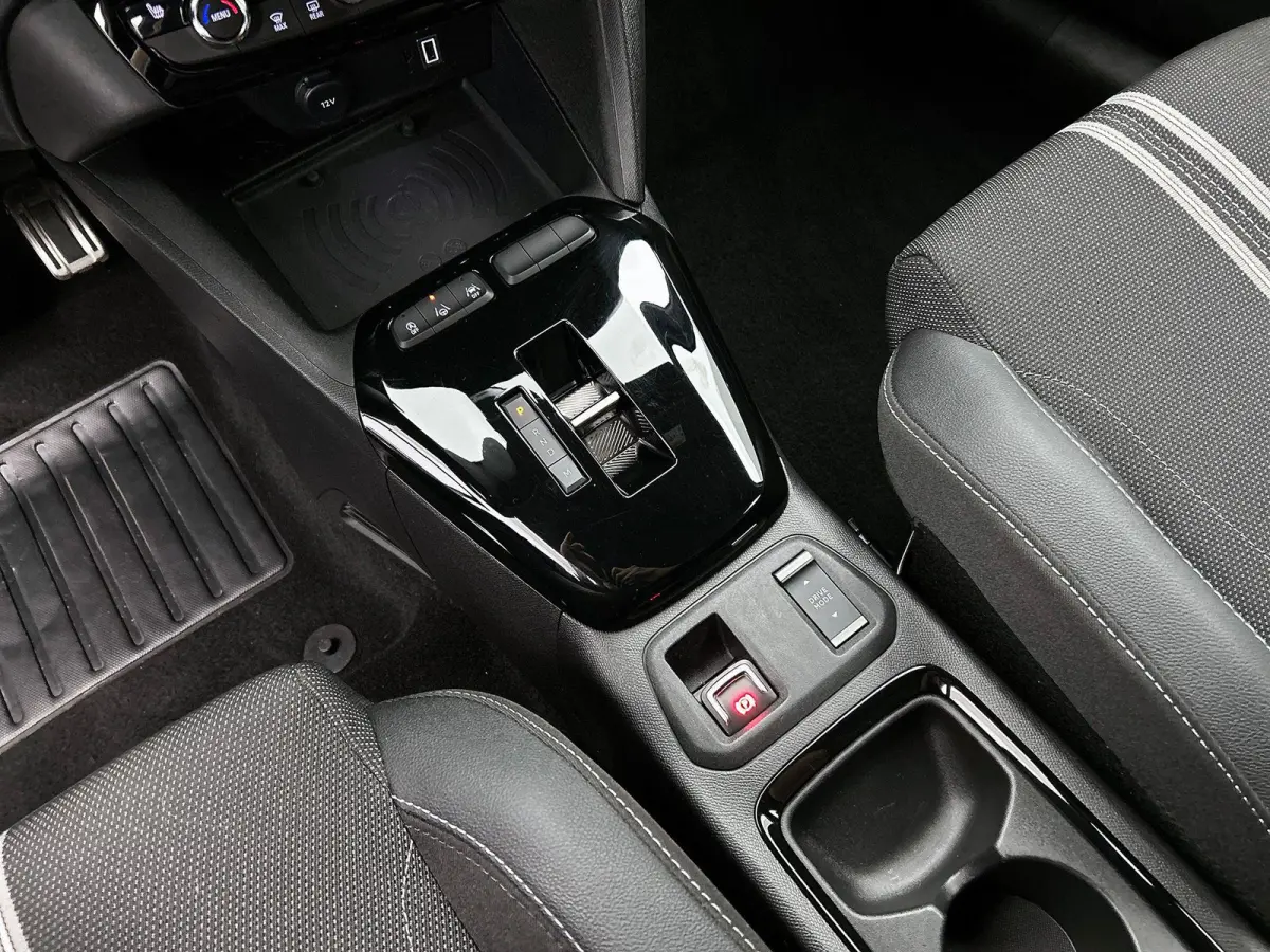 1.2 Turbo 136pk Hybrid Automaat GS Navigatie Apple Carplay/Android Auto Digitale Cockpit Camera Parkeer sensoren Airco Lichtmetalen Velgen Adaptive Cruise Control