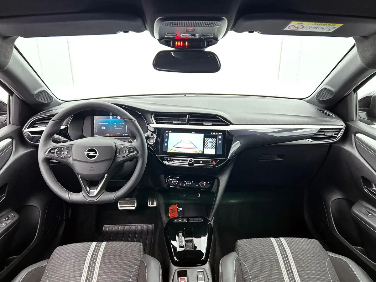 1.2 Turbo 136pk Hybrid Automaat GS Navigatie Apple Carplay/Android Auto Digitale Cockpit Camera Parkeer sensoren Airco Lichtmetalen Velgen Adaptive Cruise Control