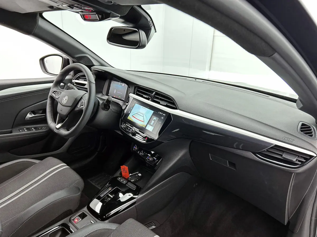 1.2 Turbo 136pk Hybrid Automaat GS Navigatie Apple Carplay/Android Auto Digitale Cockpit Camera Parkeer sensoren Airco Lichtmetalen Velgen Adaptive Cruise Control