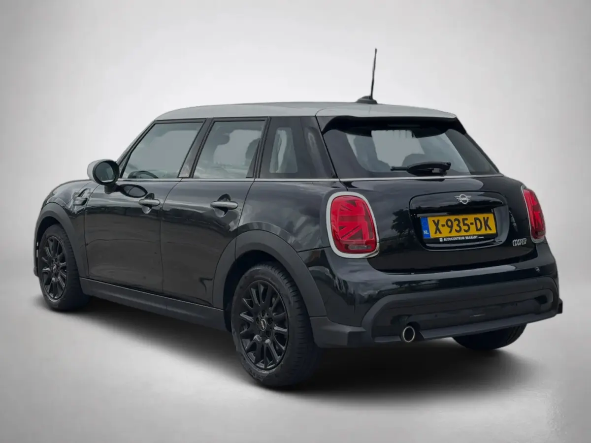 1.5 Cooper Camden Edition(NL-auto, 1e Eig, Dealer OndH, Carplay, PDC, Climate Con, Cruise Con, Navi, etc)