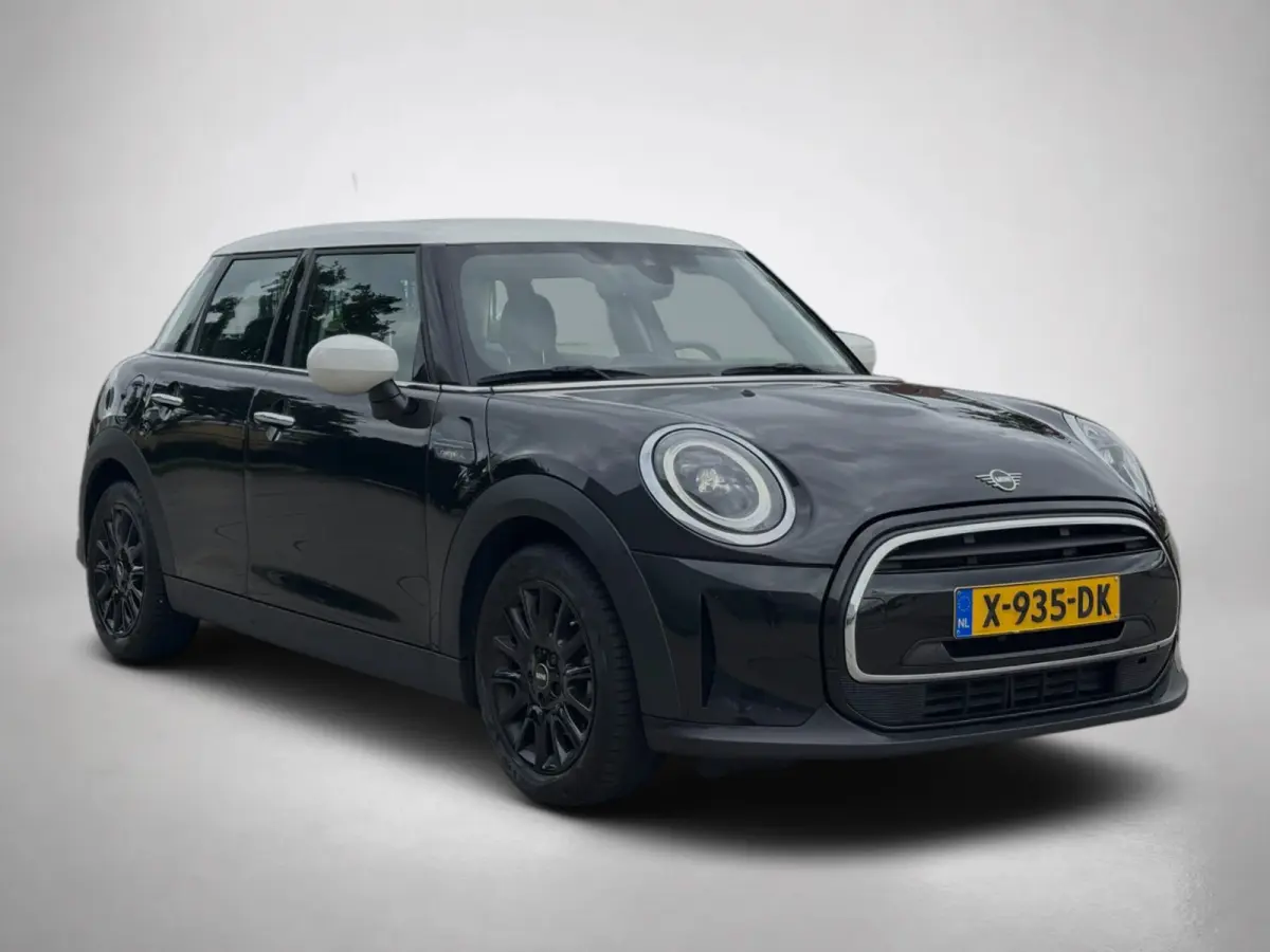 1.5 Cooper Camden Edition(NL-auto, 1e Eig, Dealer OndH, Carplay, PDC, Climate Con, Cruise Con, Navi, etc)