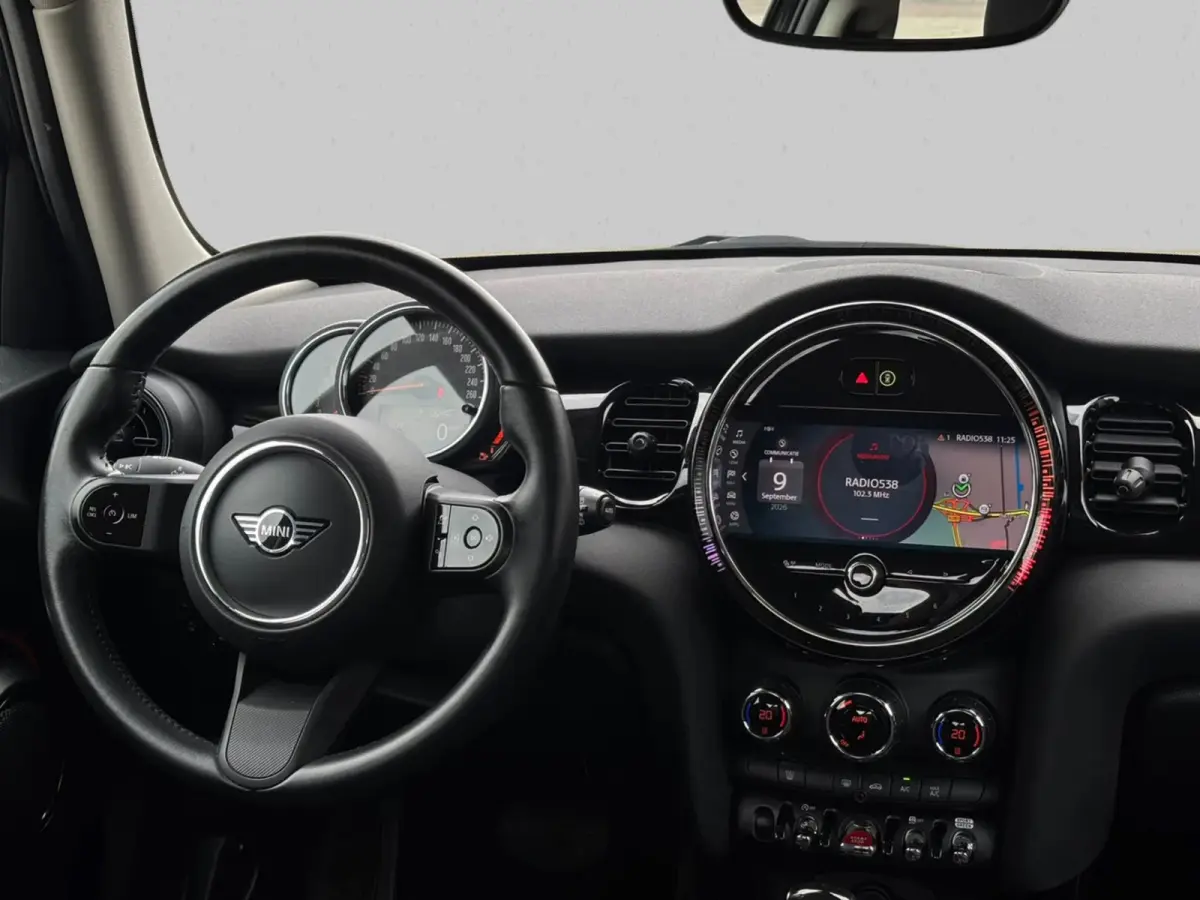 1.5 Cooper Camden Edition(NL-auto, 1e Eig, Dealer OndH, Carplay, PDC, Climate Con, Cruise Con, Navi, etc)
