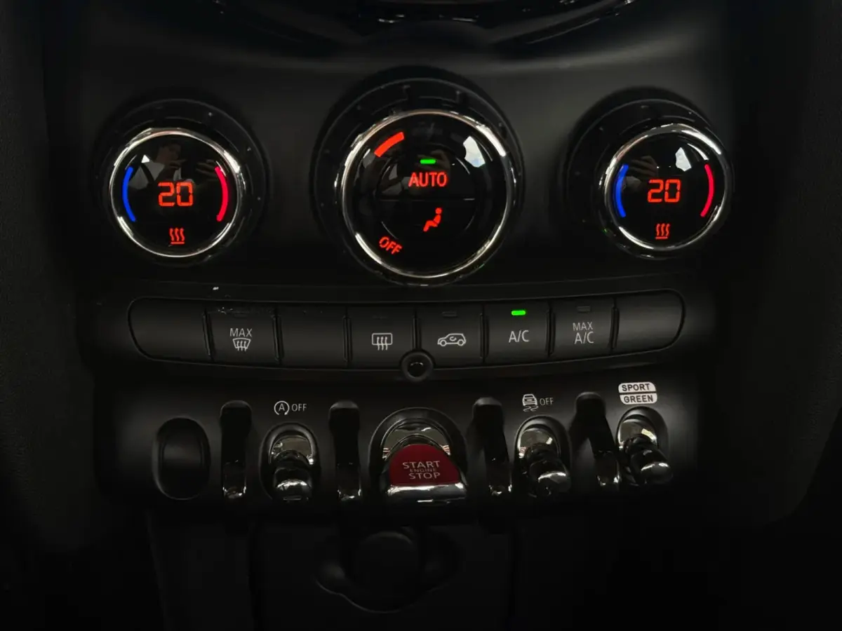 1.5 Cooper Camden Edition(NL-auto, 1e Eig, Dealer OndH, Carplay, PDC, Climate Con, Cruise Con, Navi, etc)