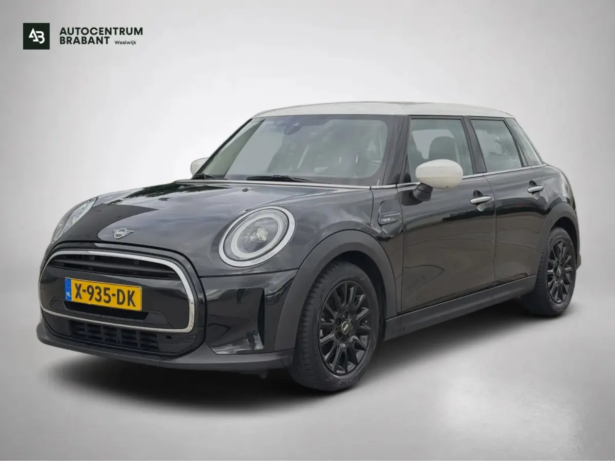 1.5 Cooper Camden Edition(NL-auto, 1e Eig, Dealer OndH, Carplay, PDC, Climate Con, Cruise Con, Navi, etc)