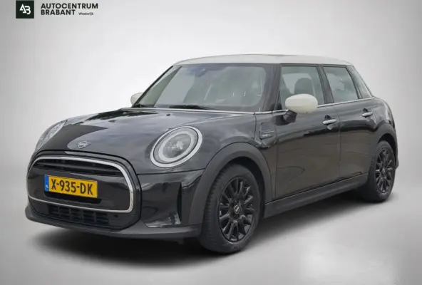 1.5 Cooper Camden Edition(NL-auto, 1e Eig, Dealer OndH, Carplay, PDC, Climate Con, Cruise Con, Navi, etc)