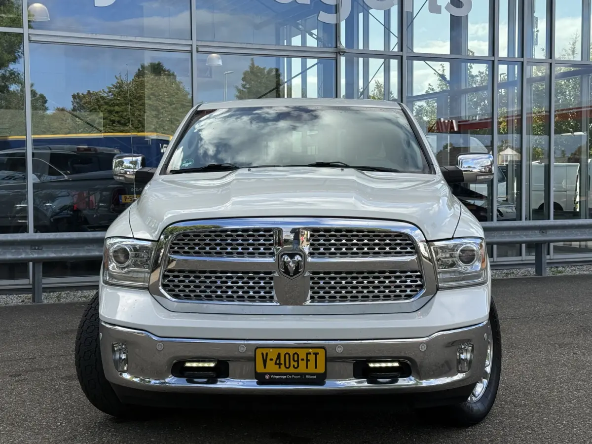 1500 5.7 V8 4x4 Quad Cab 6'4 Laramie | Lage Bijtelling | Dakraam | LPG 200L | Stoelverw/Stoelverk