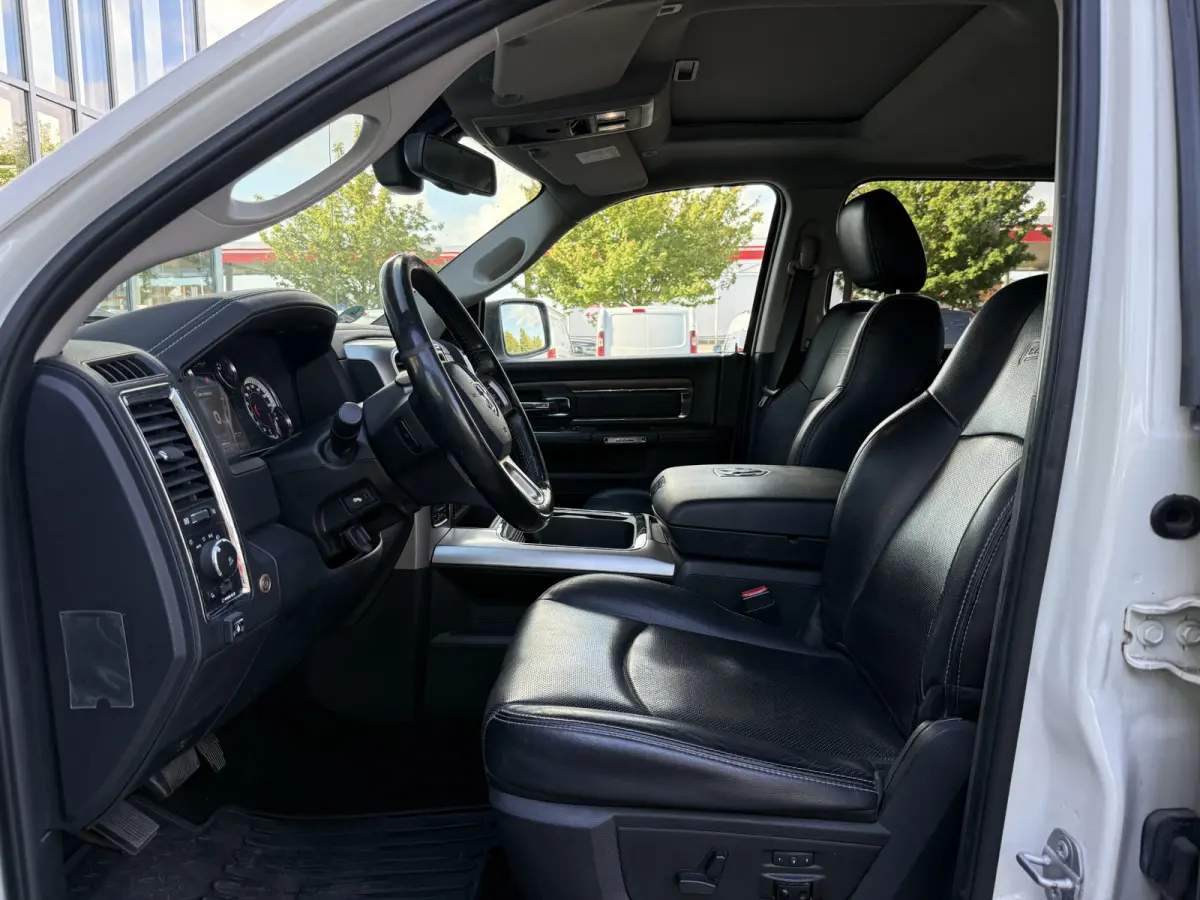 1500 5.7 V8 4x4 Quad Cab 6'4 Laramie | Lage Bijtelling | Dakraam | LPG 200L | Stoelverw/Stoelverk