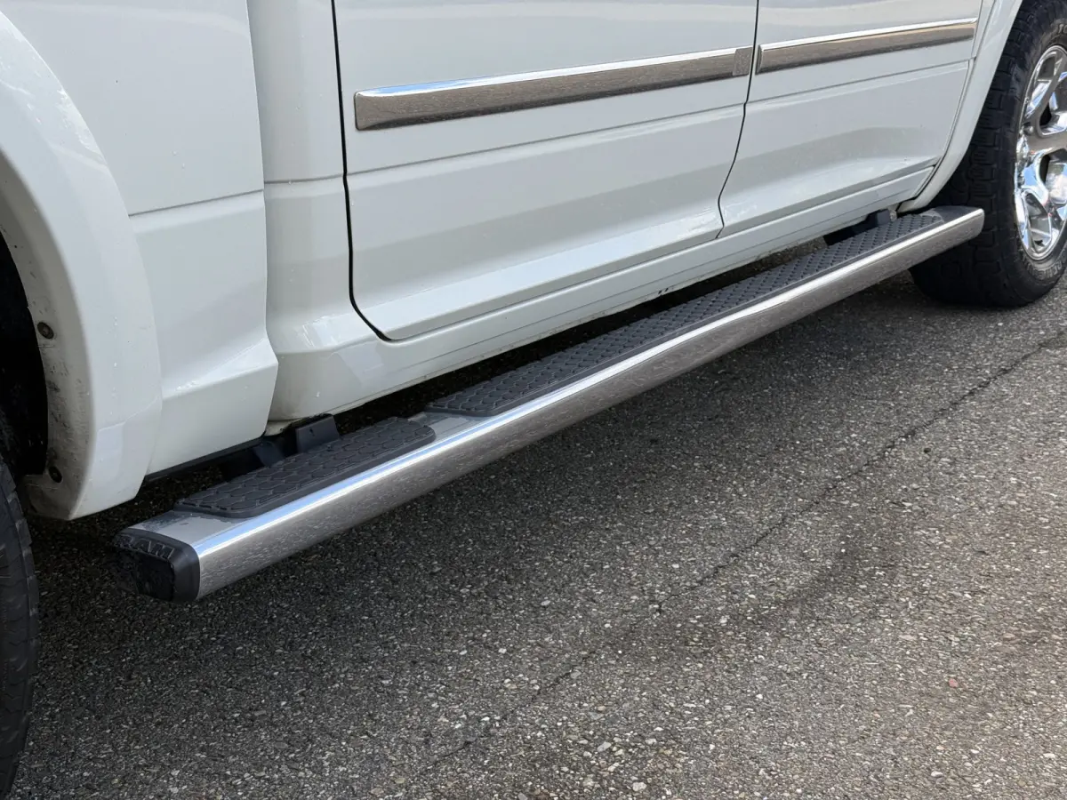 1500 5.7 V8 4x4 Quad Cab 6'4 Laramie | Lage Bijtelling | Dakraam | LPG 200L | Stoelverw/Stoelverk