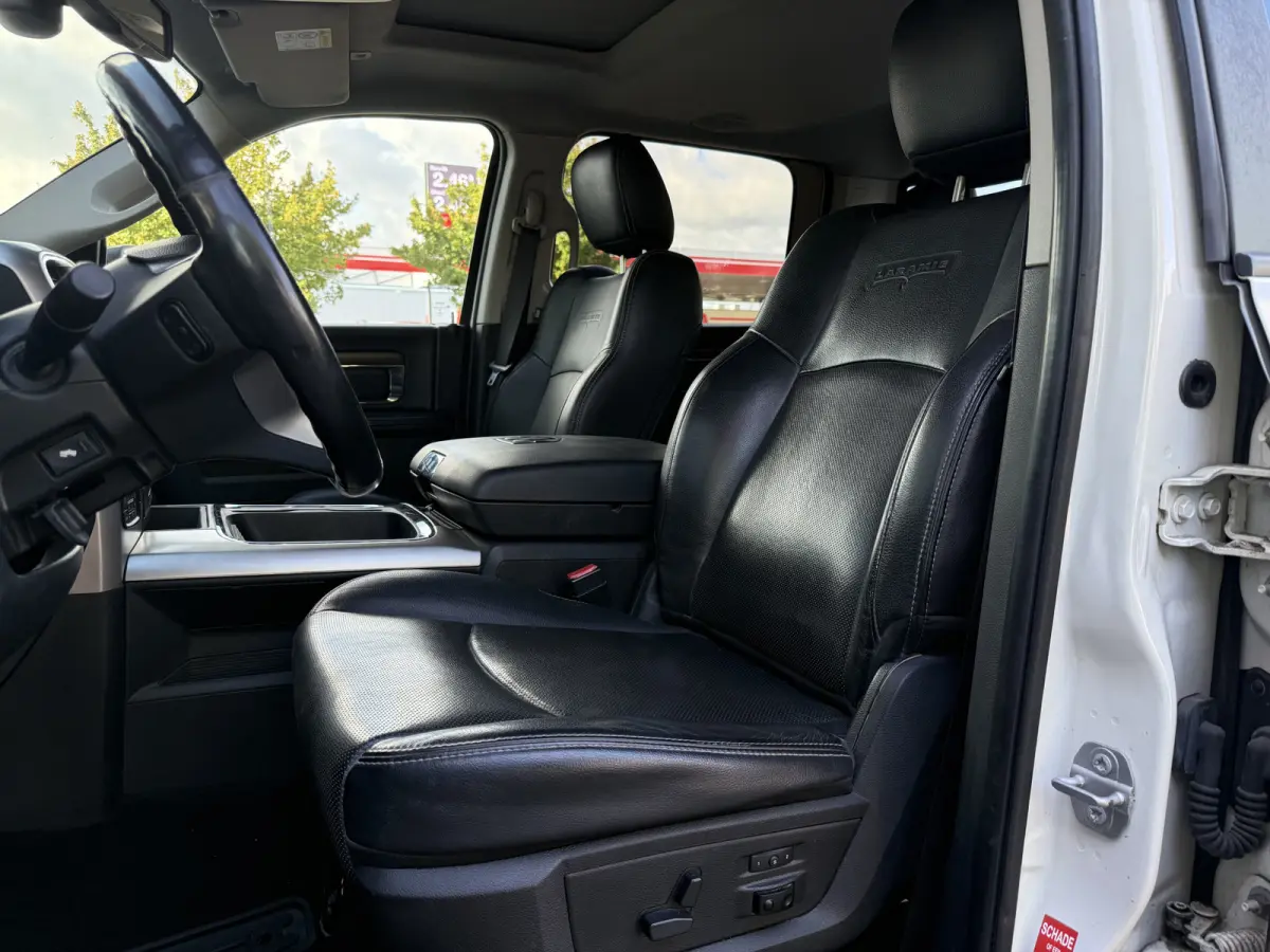 1500 5.7 V8 4x4 Quad Cab 6'4 Laramie | Lage Bijtelling | Dakraam | LPG 200L | Stoelverw/Stoelverk