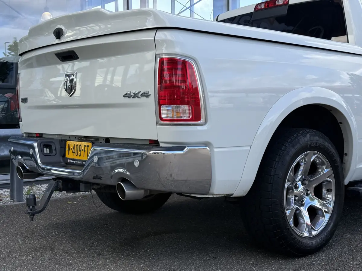 1500 5.7 V8 4x4 Quad Cab 6'4 Laramie | Lage Bijtelling | Dakraam | LPG 200L | Stoelverw/Stoelverk