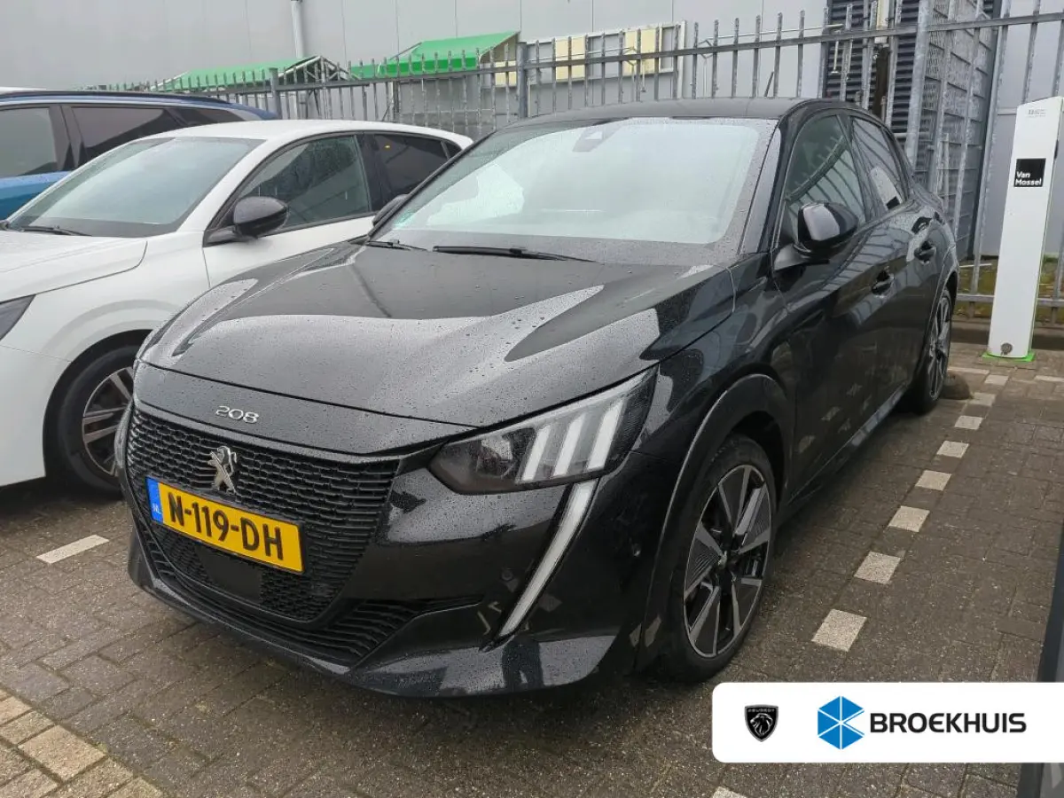EV GT 350 50 kWh | Fase 3 laden | Navigatie | Camera | Full LED | NL auto | Apple carplay | 78.000km |