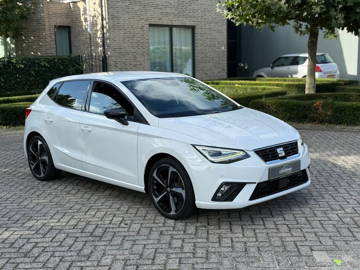 1.0 TSI FR 110PK I 6BAK I CAMERA I CARPLAY I DEALER ONDH I CLIMA