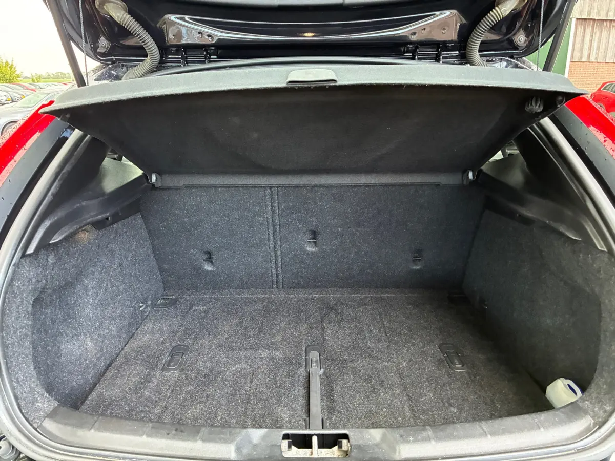 2.0 T3 | Xenon + Clima + Navi nu €8.975,-!!