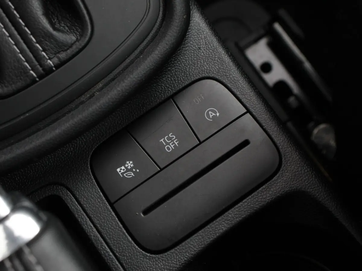 1.0 EcoBoost Automaat Titanium Climate control LED Verwarmde voorstoelen Parkeersensor achter Cruise control Stuurverwarming Navigatie Lane assist Apple Carplay / Android auto