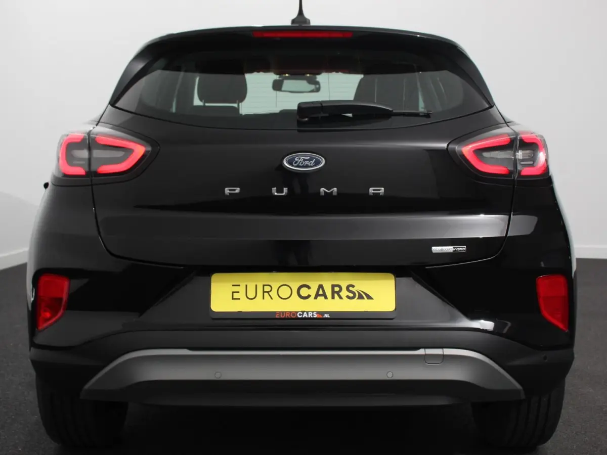 1.0 EcoBoost Automaat Titanium Climate control LED Verwarmde voorstoelen Parkeersensor achter Cruise control Stuurverwarming Navigatie Lane assist Apple Carplay / Android auto