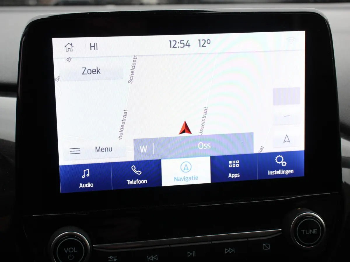 1.0 EcoBoost Automaat Titanium Climate control LED Verwarmde voorstoelen Parkeersensor achter Cruise control Stuurverwarming Navigatie Lane assist Apple Carplay / Android auto