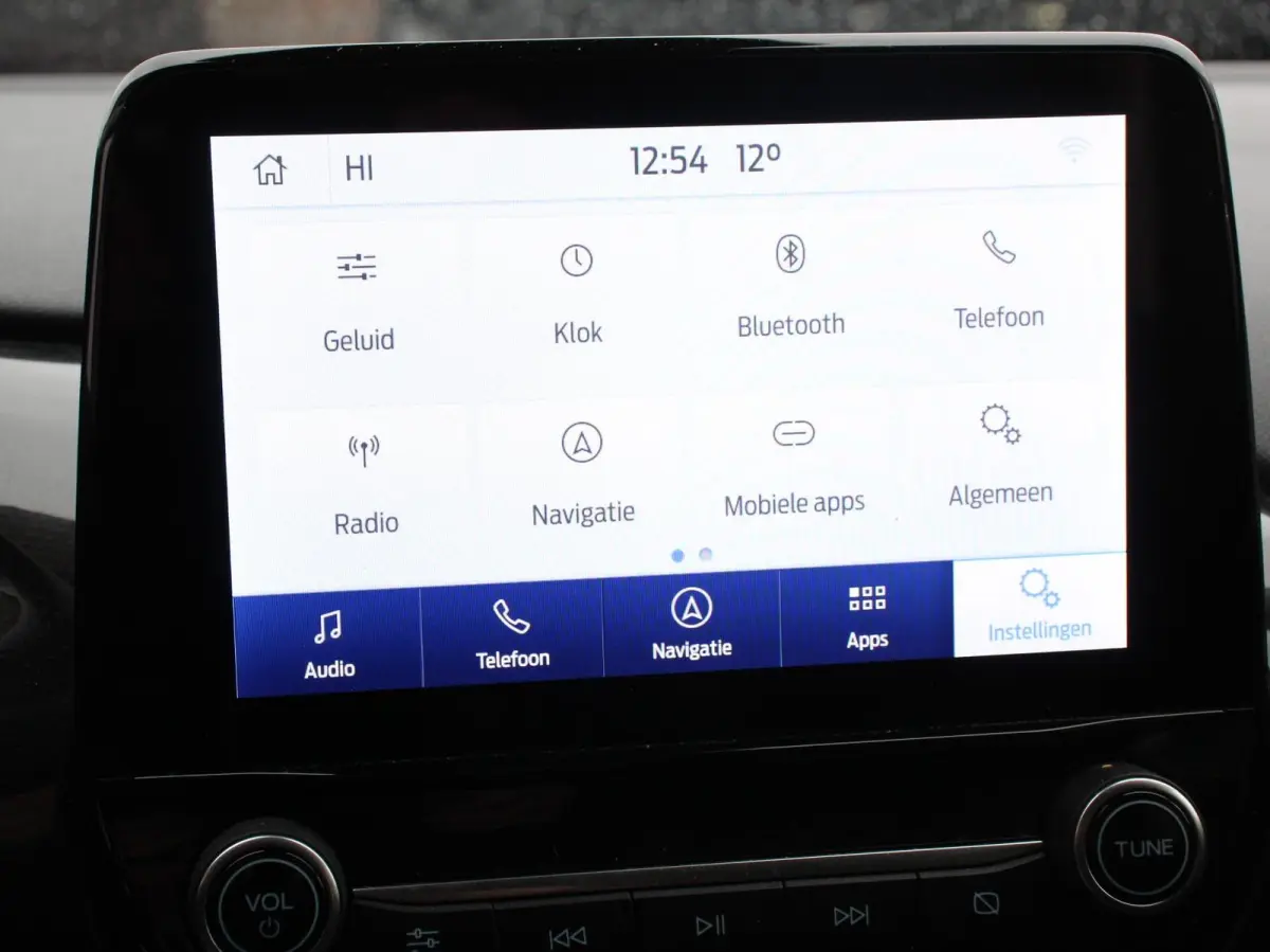 1.0 EcoBoost Automaat Titanium Climate control LED Verwarmde voorstoelen Parkeersensor achter Cruise control Stuurverwarming Navigatie Lane assist Apple Carplay / Android auto