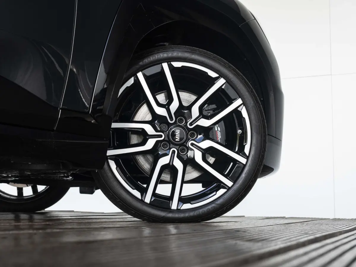 E John Cooper Works L-pakket | Glazen panoramadak | Harman Kardon | MINI Head-Up Display | 360'camera |