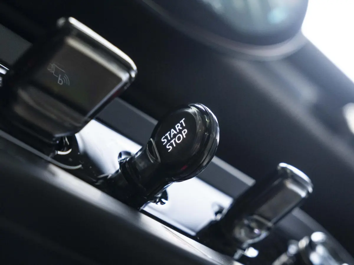 E John Cooper Works L-pakket | Glazen panoramadak | Harman Kardon | MINI Head-Up Display | 360'camera |